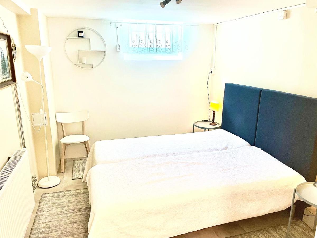 3 Rooms With Private Kitchen & Private Bathroom 5B 가블레 외부 사진