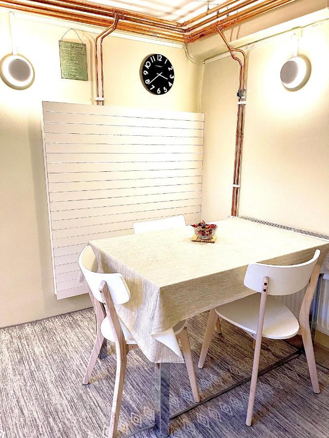 3 Rooms With Private Kitchen & Private Bathroom 5B 가블레 외부 사진