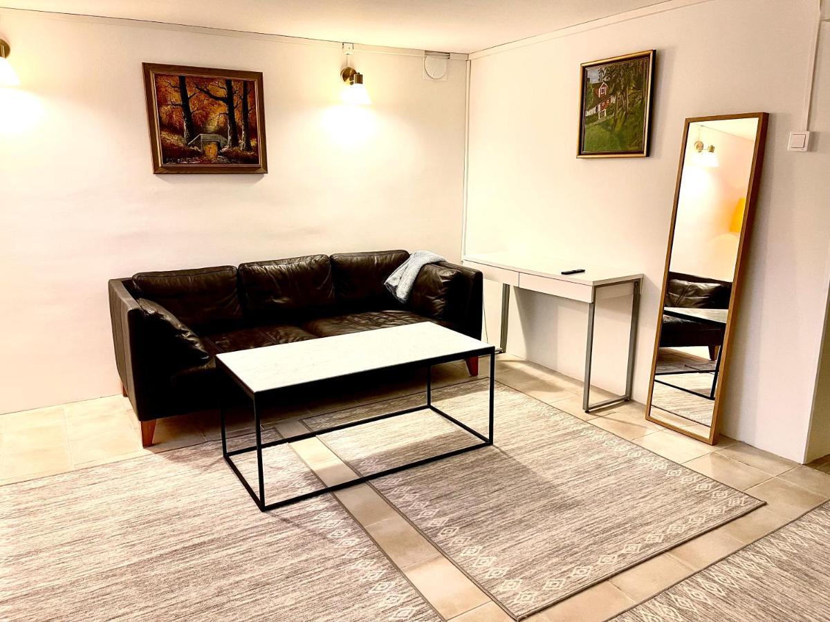 3 Rooms With Private Kitchen & Private Bathroom 5B 가블레 외부 사진